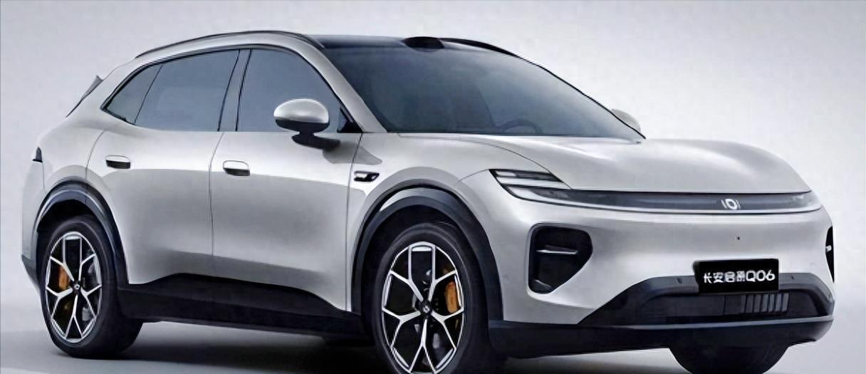 15万的车给你装激光雷达？长安是不是疯了。前两天跟朋友聊车，他说15万预算只