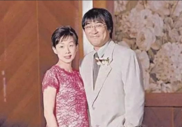 1994年，李宗盛婚内爱上林忆莲，两人为了寻求刺激就悄悄同居，结果没多久，林忆莲