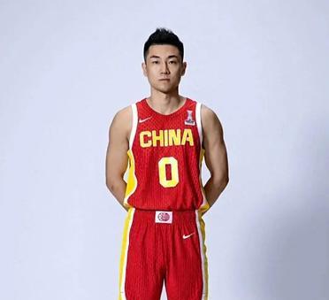 高诗岩确定留守山东，邱超全力购买顶级三分投手。最近有关媒体爆料:北京北汽想追