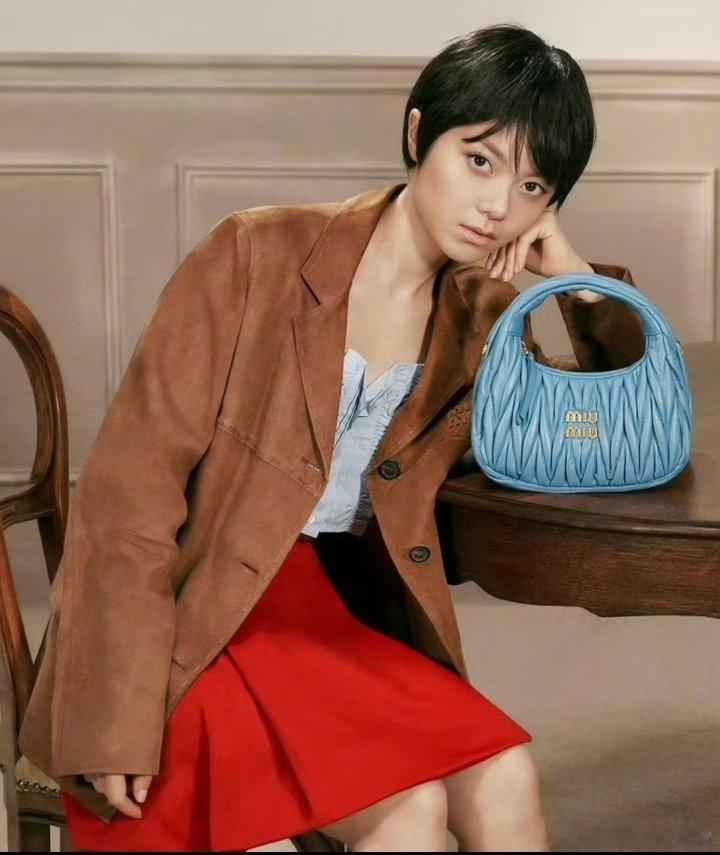 miumiu没给韩国女星出过丑图miumiu给童瑶拍成‘穷小子’，赵今麦变‘粉刷