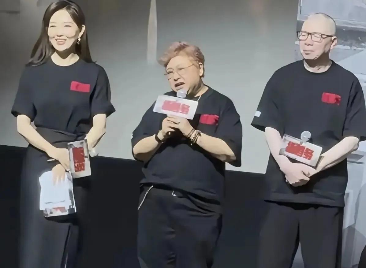 “走个面儿”舆论发酵，韩红说错话全网被嘲，工作室发布致歉声明韩红最近因为一番话