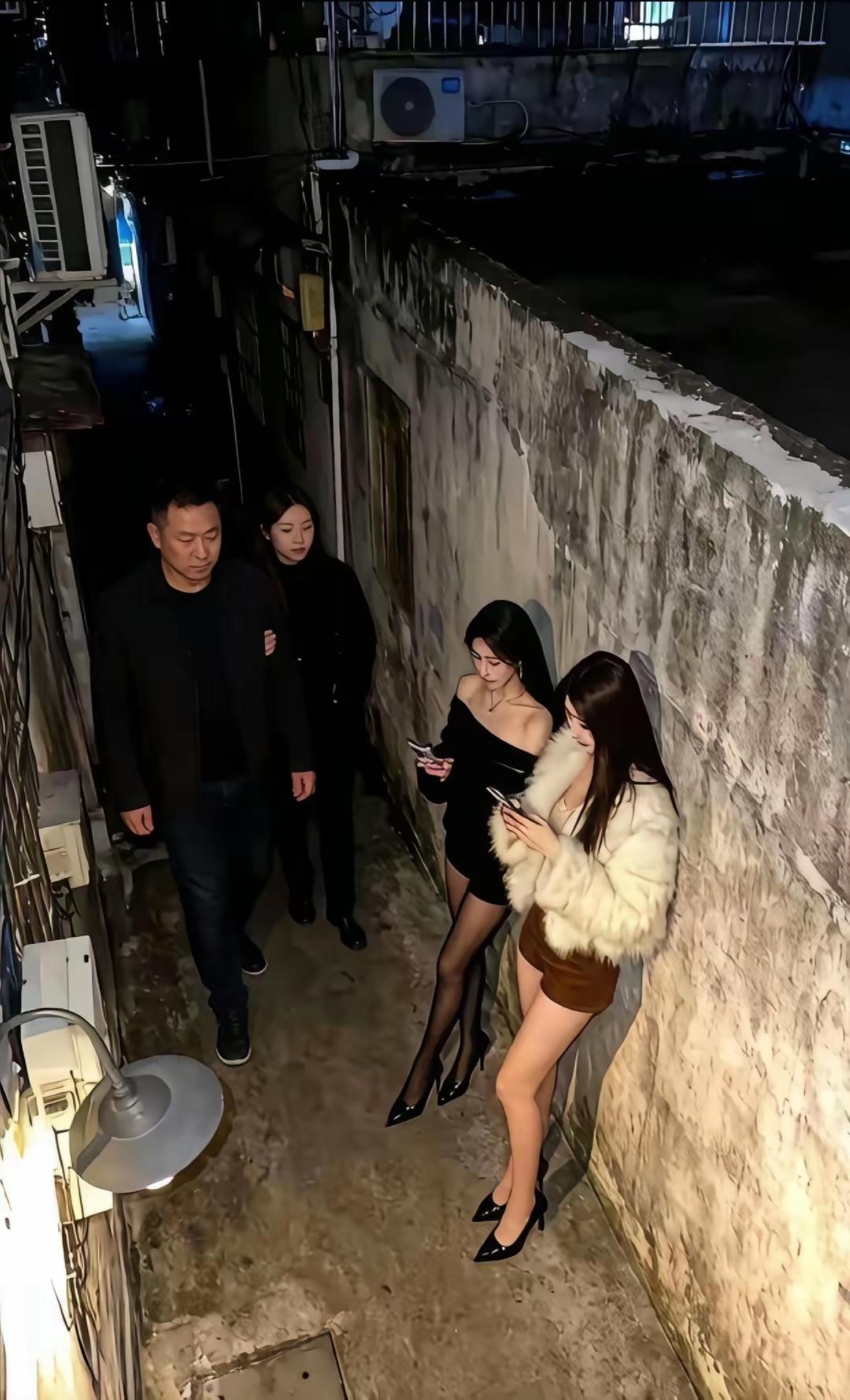 看图说句话？？美女谁不爱[呲牙笑][呲牙笑]