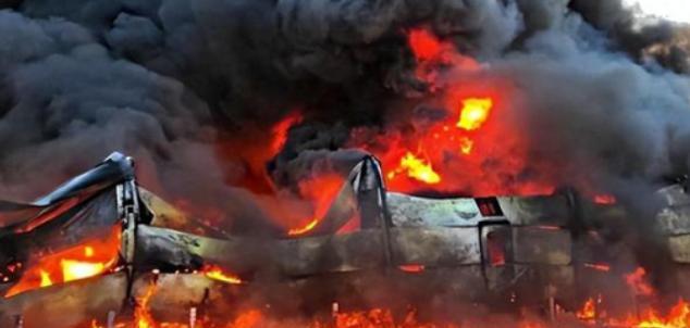 俄海陆空一夜轰炸基辅陷入火海：摧毁西方导弹工厂，炸死外国专家说白了，俄罗斯这波