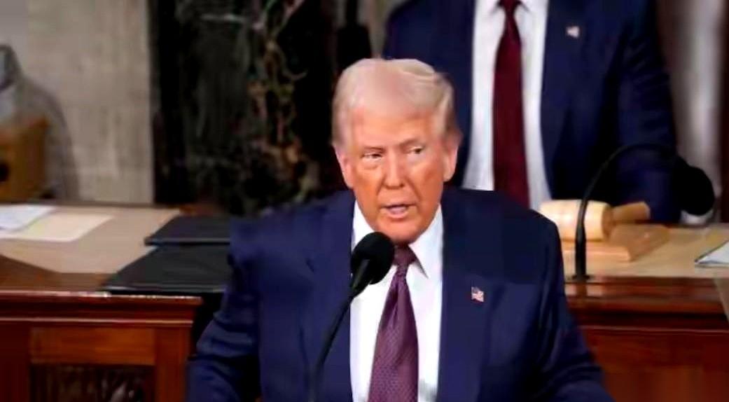 三天了，整整三天。中文互联网上，最会说话的那帮人，集体失声了。就因为一个词——