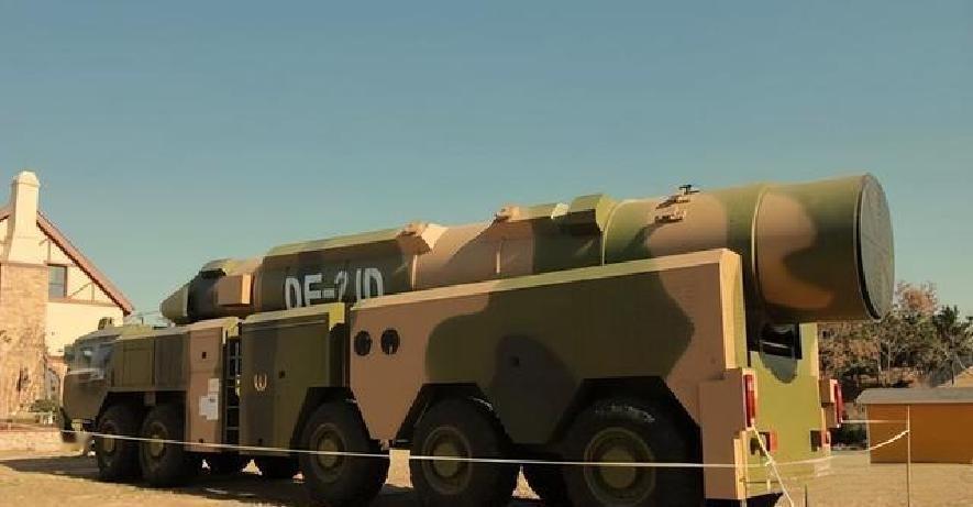 一口气花35亿买东风导弹，又砸150亿请中国驻军，付款极其爽快。谁能想到，在战火