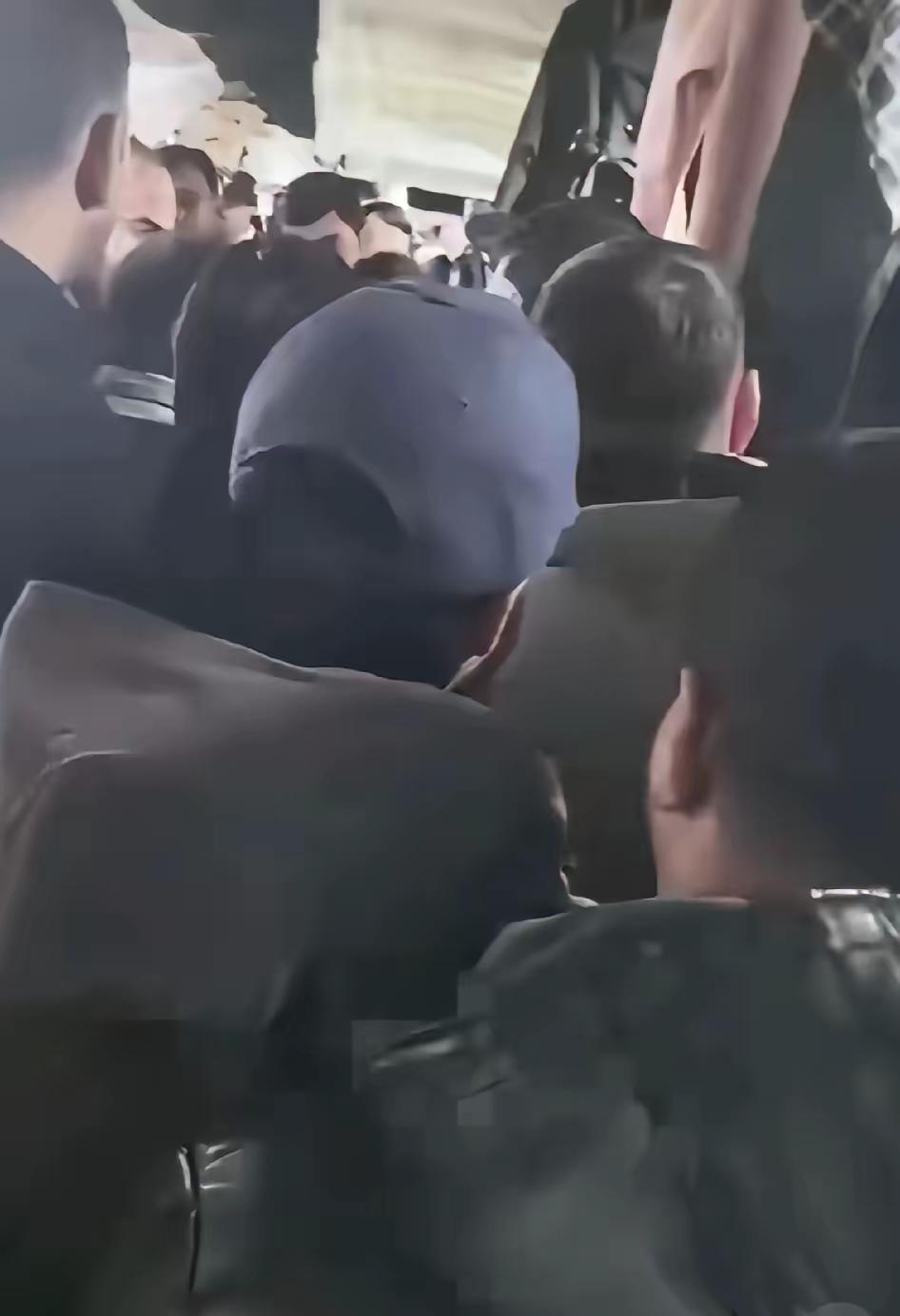 别把“忘了付钱”当免罪符，有些猫腻明眼人一看就透。义乌那事儿，虽说按误会收场，