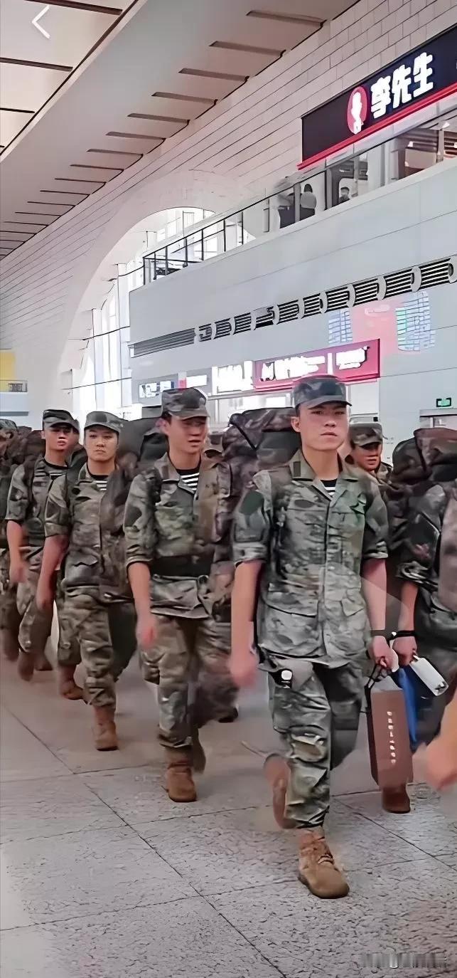 经过生死考验的战友感情最真挚、最持久。大弟是上世纪80年代初参加过越战的老兵