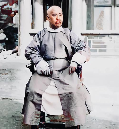 在太平天国运动几乎吸引了世人所有目光的时候，有这么一个人——他本是名不见经传的文
