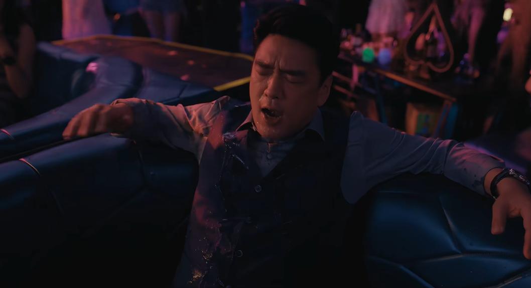 说实话，这部《夜色正浓》应该是国产剧尺度的天花板了吧？这台词和画面真的很勇啊，上