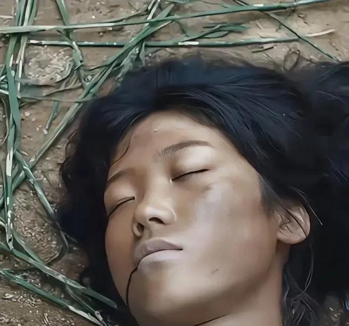 《生万物》直到傻挑被小日本刺死了，才知道爱傻挑的那个人原来是他！大结局编导给