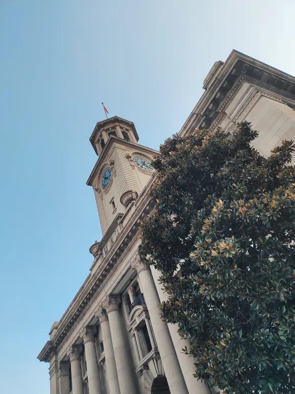 武汉的身边风景，那可太有说头了。就说东湖吧，水域面积超33平方公里，比杭州西