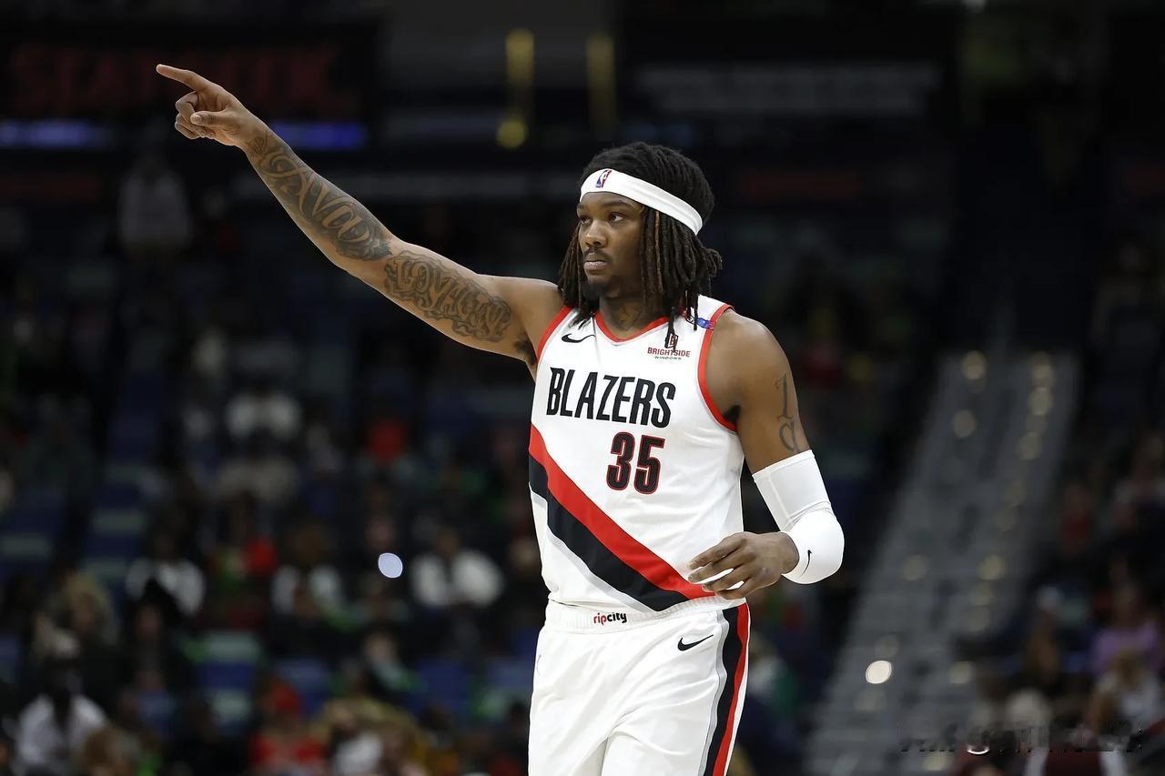 经过三场常规赛的锻炼，初到NBA的杨瀚森已经充分体验到了顶级篮球联赛的残酷。面对