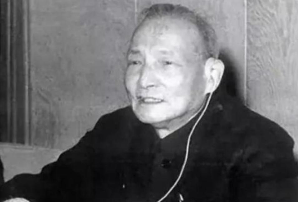 1979年，有人建议要保留汪东兴的职位，但是陈云却认为，如果让他再继续担任，就算