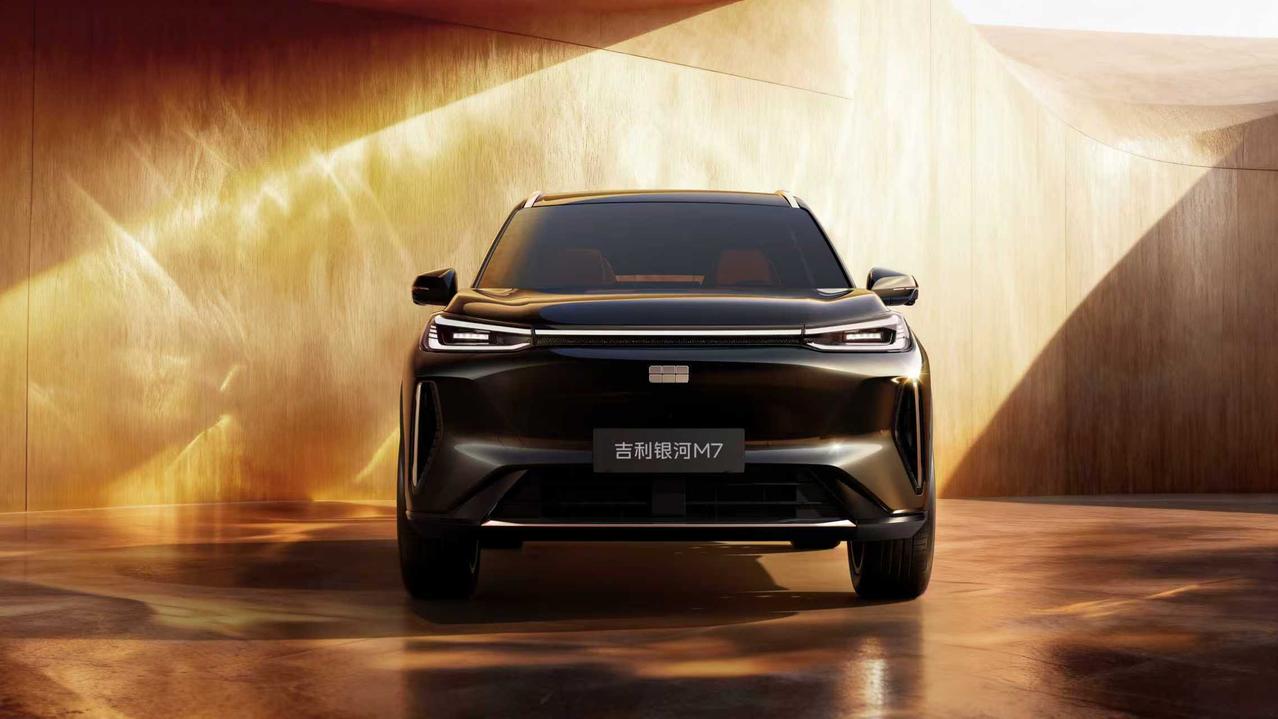 银河M7首搭神盾金砖电池，看得出来这款车的重要性，锁定主流插混SUV市场，会是吉