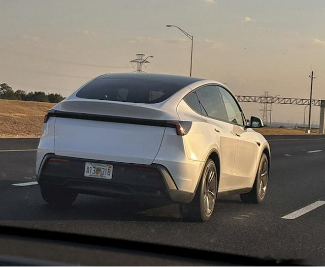 看外媒的意思，“廉价版”ModelY是肯定会和大家见面的，所以15到20万买特