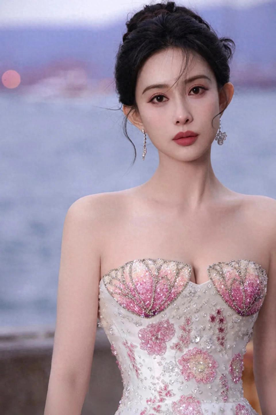 孟子义公主造型：温婉端庄、优雅时尚！