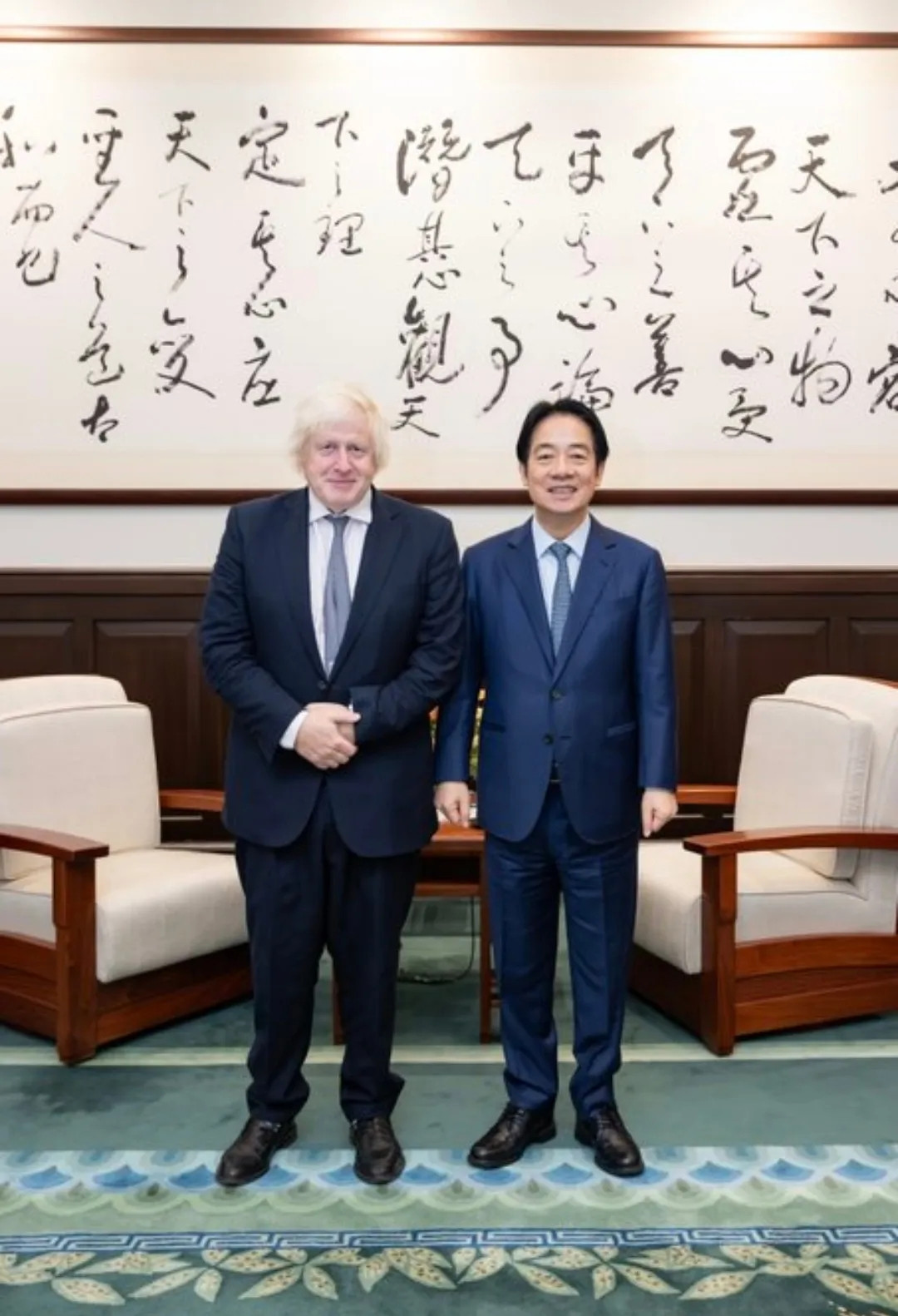 8月5日晚，赖清德在社交媒体上发文称：“很高兴向鲍里斯·约翰逊表达我们的诚挚谢意