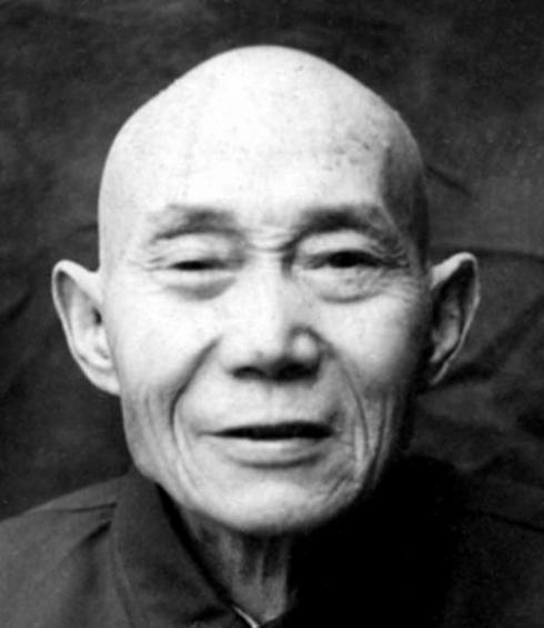 🌞1940年5月，地下党吴凤翔“叛变”，当场杀了一共产党卧底，日军满心欢喜