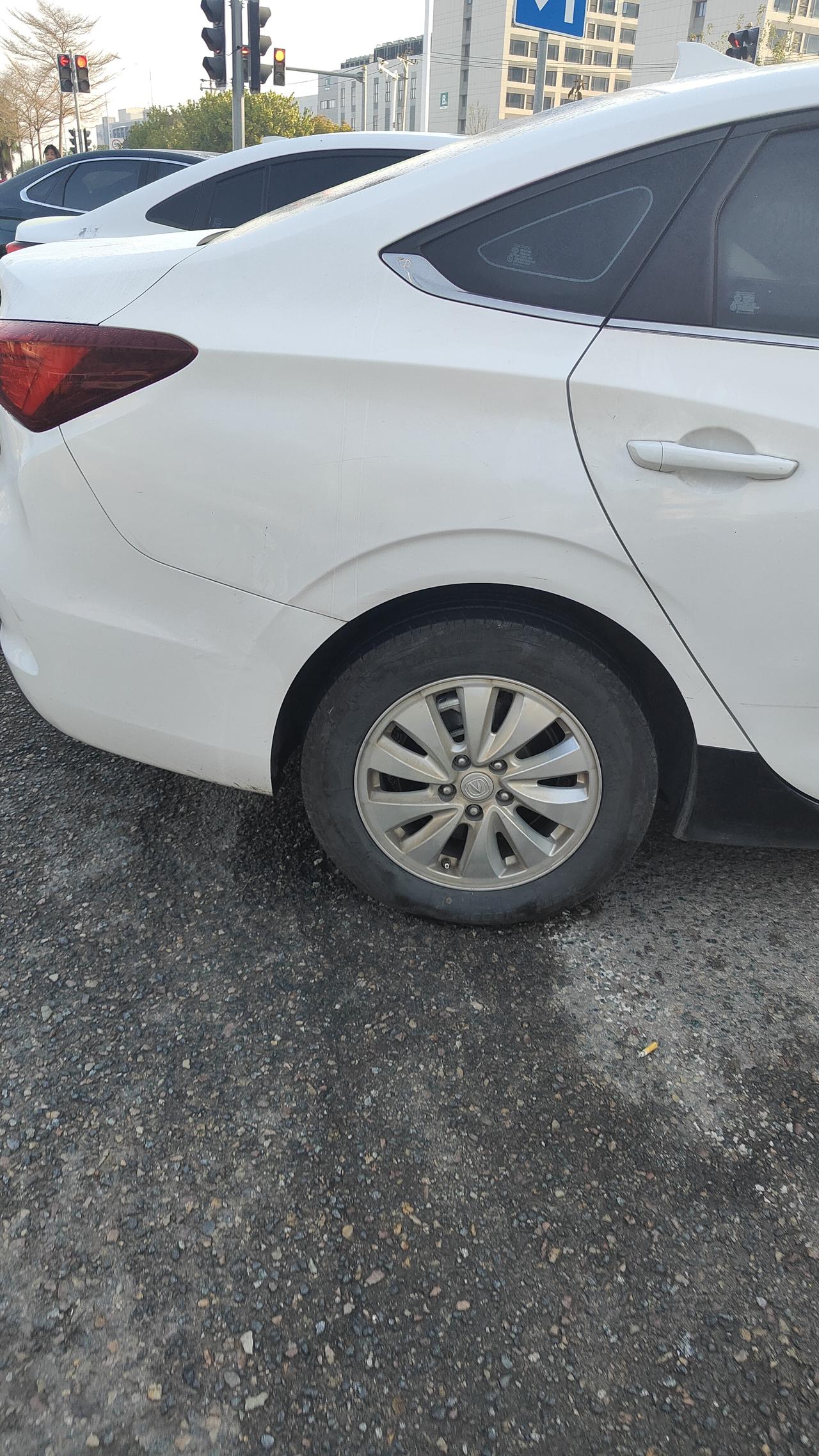 三角窗在门上的高级还是不在门上高级