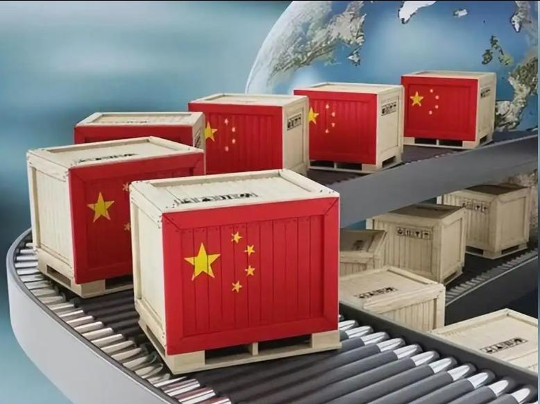 “脱钩”喊了八年，美国却用进口账单投下了最诚实的反对票。2026年，中国货以创纪