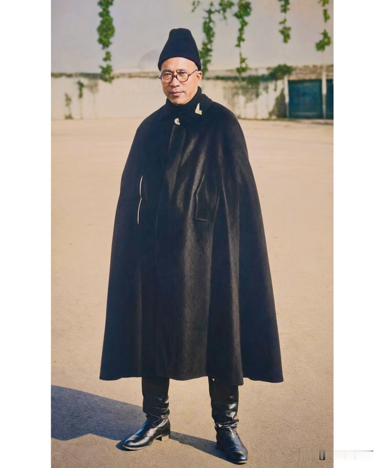 这才是真实的杨虎城将军，请大家瞧瞧！这绝不是演员饰演的，确是货真价实的本人，他的