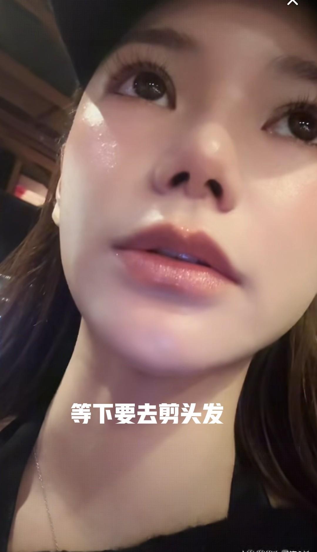 汪小菲家的跨年夜，烟火气十足。马筱梅亲自下场，直奔菜市场，为的就是张兰和孩子们