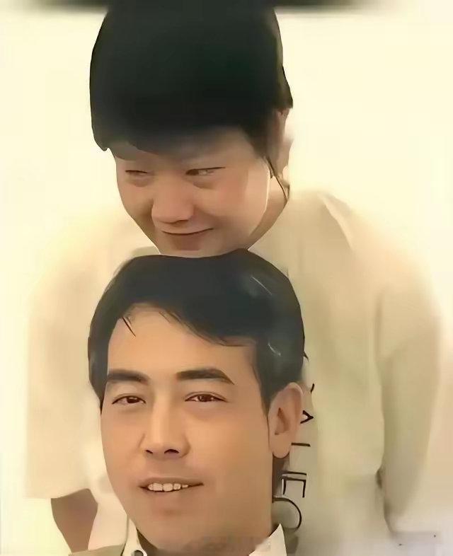 陈凯歌以前把洪晃拍的那么美，一定也深爱过吧？​​​