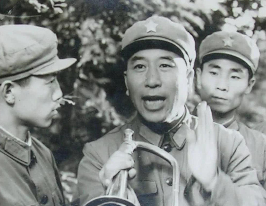 1951朝鲜战争中，7名弹尽粮绝的志愿军战士，被200名英军重重包围，在这千钧一