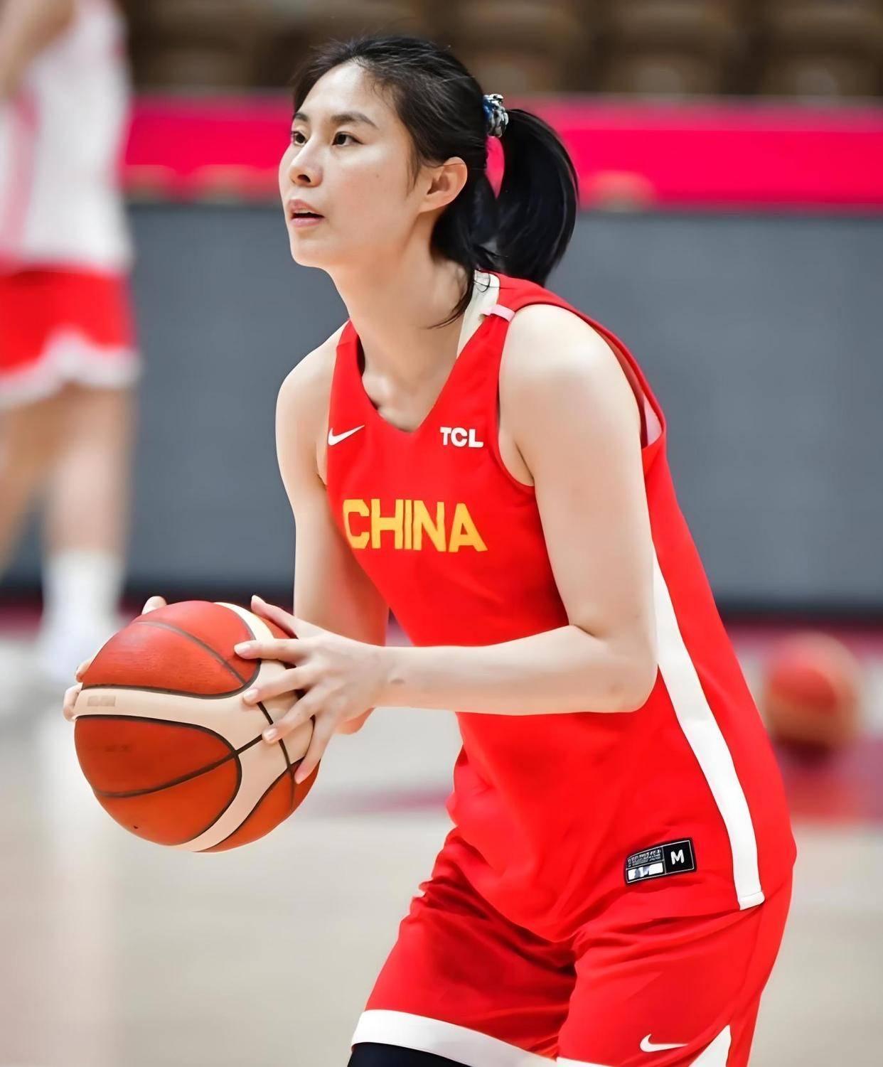 王思雨投进中国对阵波多黎各的制胜一球9月9日晚，中国女篮迎战波多黎各女篮，在比