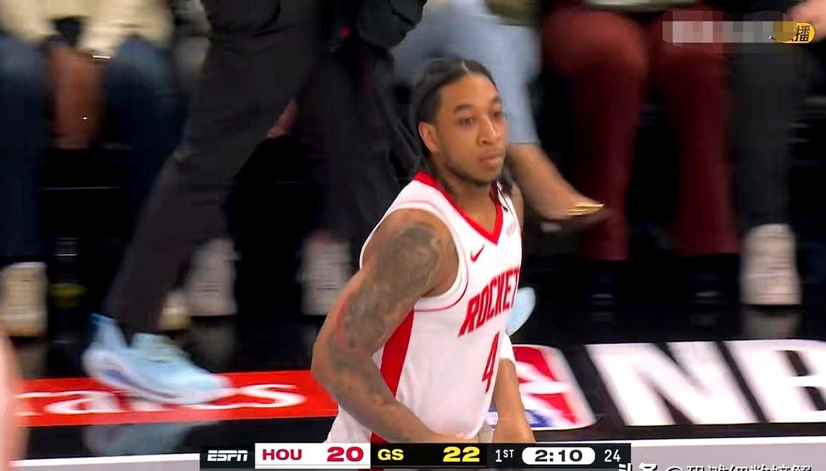 戴维森在场上到底在怕什么？火箭客场打勇士，半场就落后了12分，比分47:59