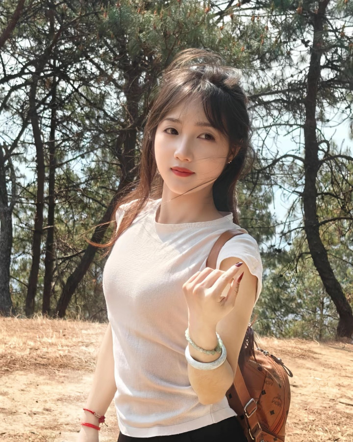 周末爬山，锻炼身体