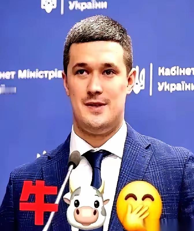 乌克兰新上任的国防部长，是个35岁的程序员，不是将军。上任第十天，他走进基辅国