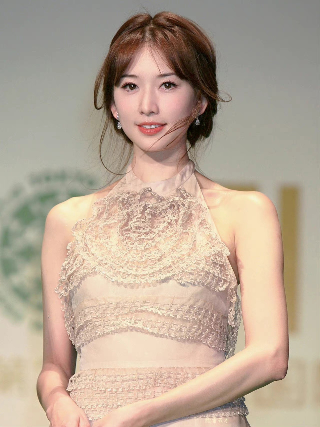 林志玲温柔的底色是善良林志玲做客综艺，温柔开导治愈小S，通透谦和又极具分寸感。合