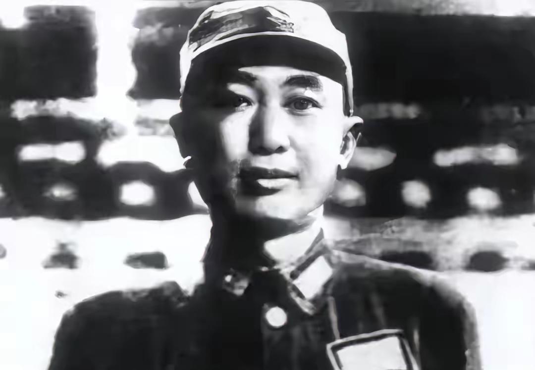 1949年，国民党准备撤往台湾时，戴安澜的遗孀王荷馨接到通知，对方开口就说：“去