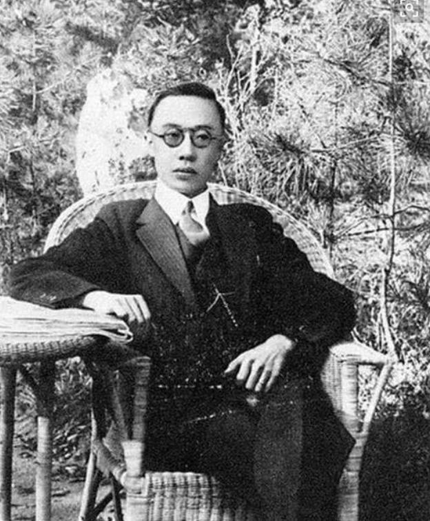 1956年，李玉琴到看守所探望溥仪，管理员考虑到两人14年没同房，破例让她