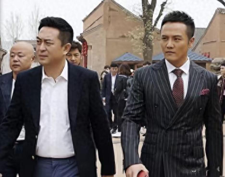 好奇查了下张嘉译亲表弟姬他的底细不查不知道，一查才明白为什么他被表哥硬捧11