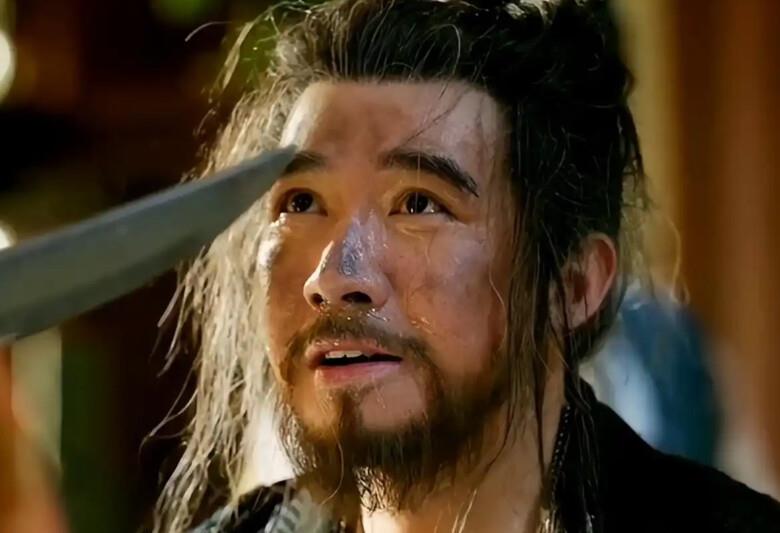 1426年，出事了。北京皇城。二十七岁的朱瞻基下令，把四十六岁的二叔朱高煦扣进一口三百斤铜缸，四周堆