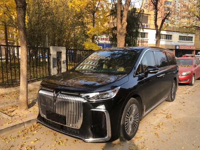 25款岚图梦想家半个月体验到现在开了2000km，做个总结。高速开了1000