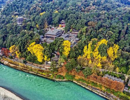 今天咱们专门聊一所学校——西南交通大学。为什么专门聊它？因为最近后台问这所学校