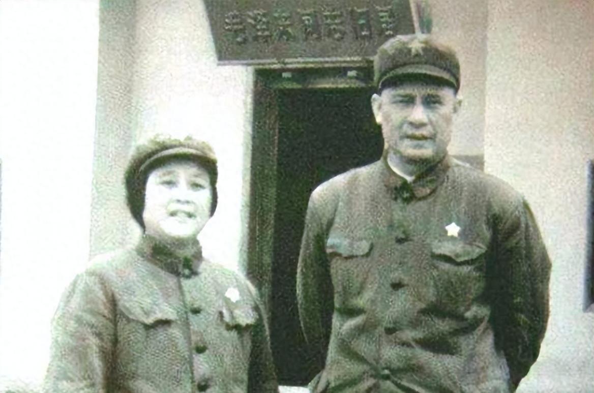 1985年，这位大军区司令退休，拒绝担任国防大学政委职务，最终由李德生继任，你了