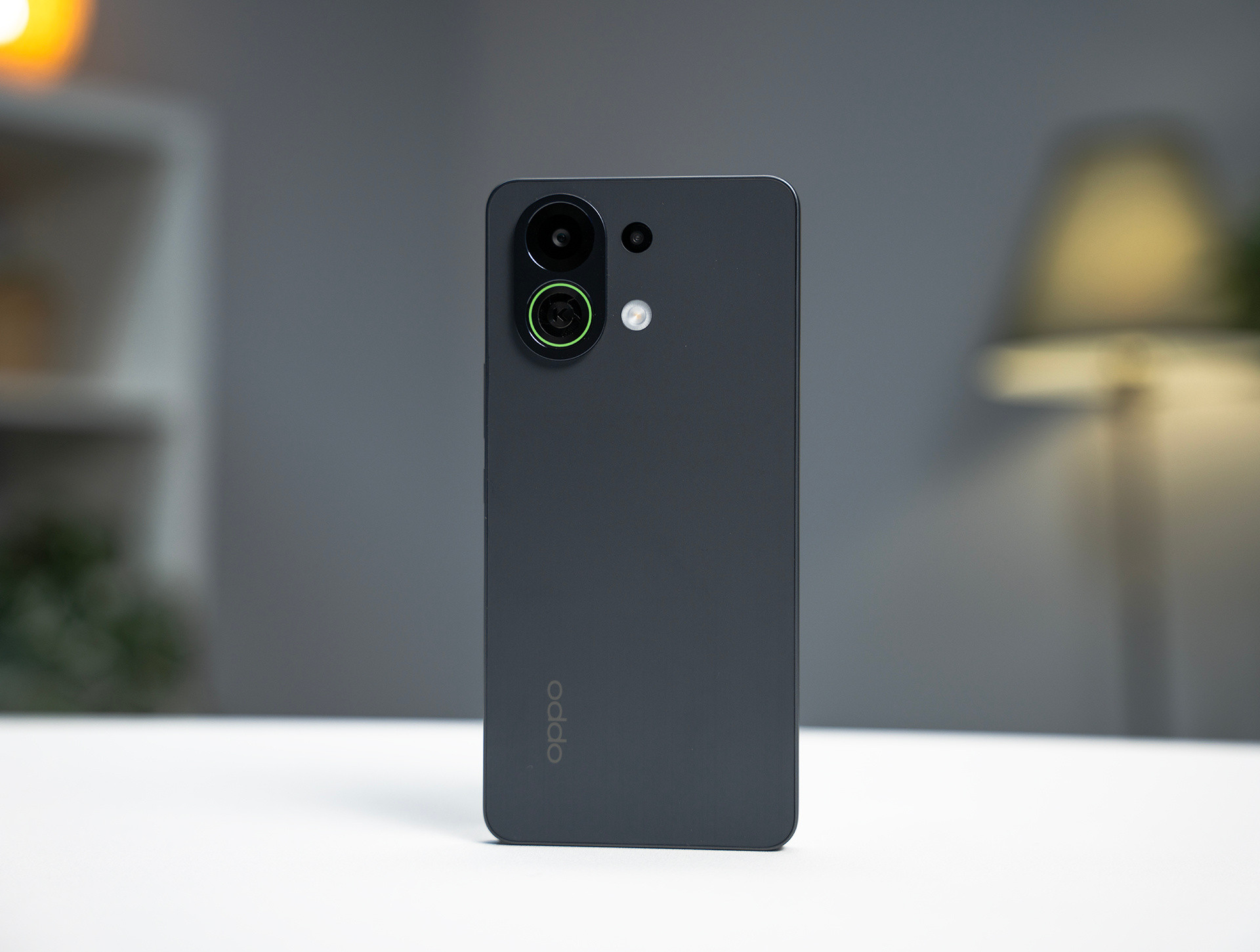 OPPOK13Turbo系列真的够硬核，不仅内置了风扇，还有“疾风涡轮夜光