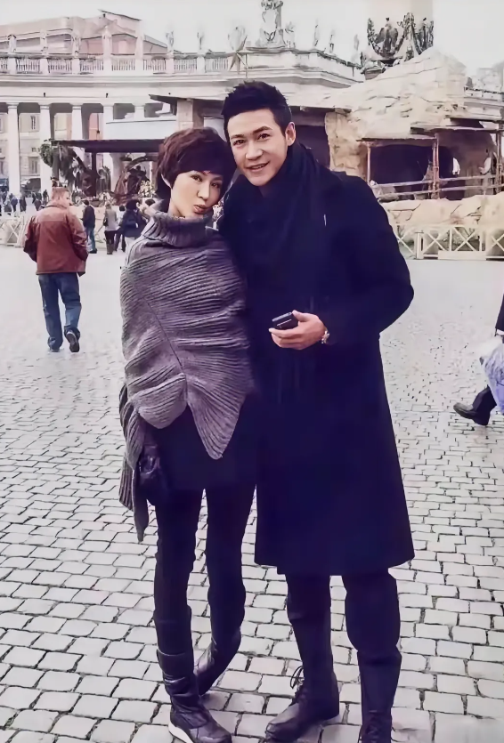 鲍蕾，168cm，婚姻最幸福的女明星之一，老公又高又帅还专一，难道她身上有魔力吗