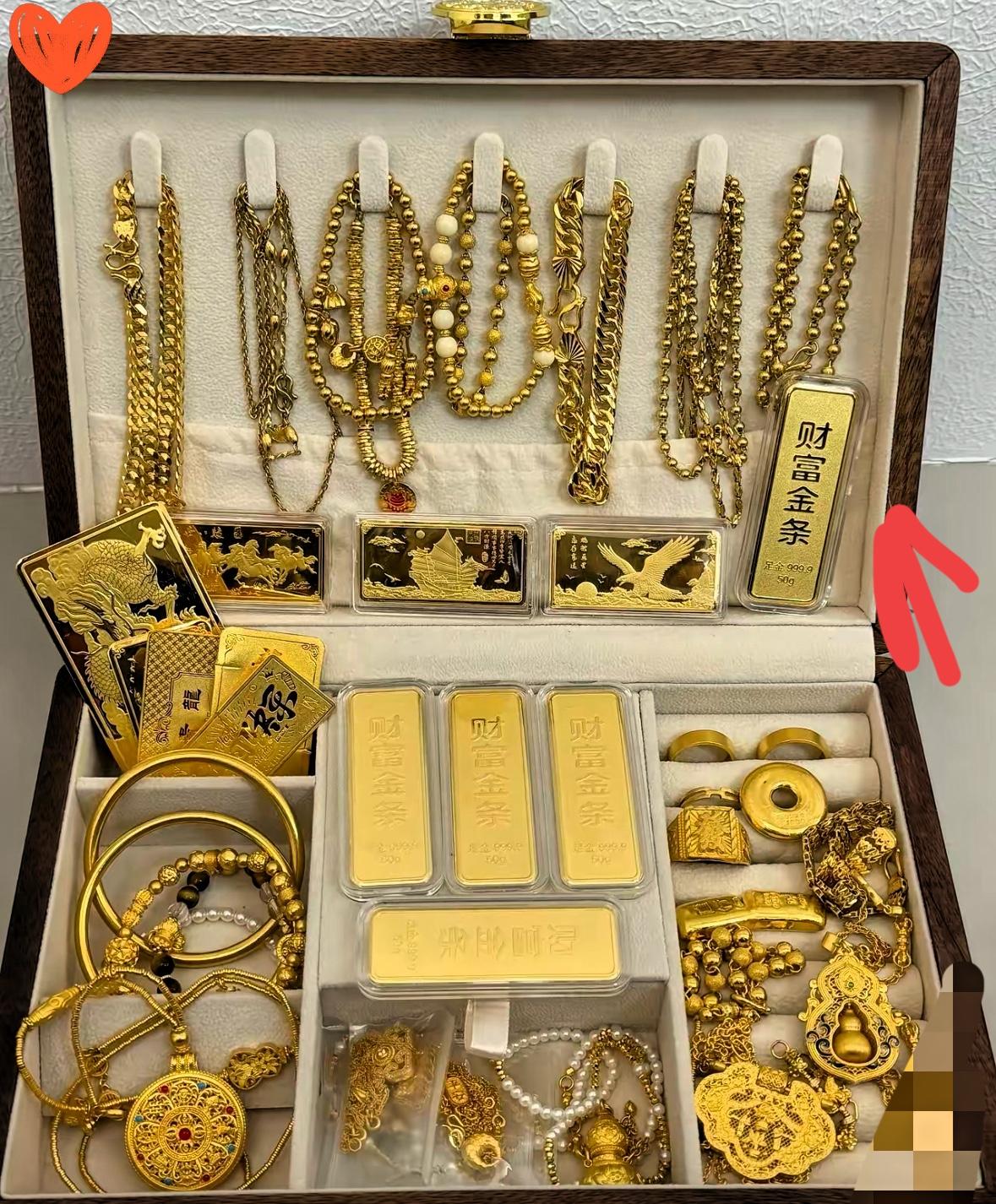 黄金已经彻底失控了，1月29日1215，1月30日1212，刚刚一查直接暴