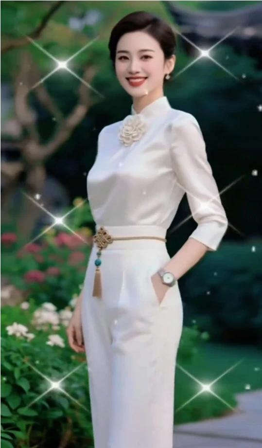 上联：三两人家烟火细下联：满园春色杨柳翠