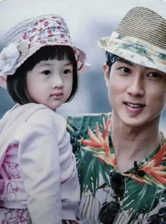 吴尊15岁女儿NeiNei疑似恋爱的传闻引发网友热议，从《爸爸去哪儿》里吵着要吃