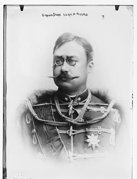 人物介绍卢森堡大公纪尧姆四世人物纪尧姆四世（GuillaumeAlexa