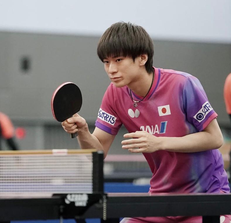 户上隼辅4:0西蒙高茨蝉联阿拉木图站男单冠军🏆—澳门冠军赛他俩首轮相遇，缘分就