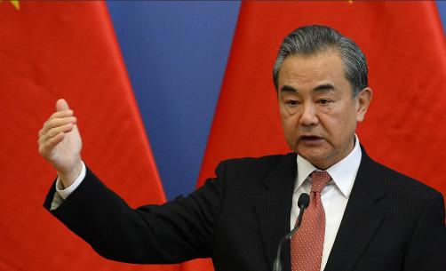 最后48小时，特朗普政府终于批准，王毅告诉全球，给中美交情定调。王毅外长亲自为中