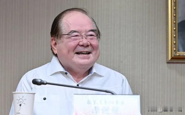 郑丽文被范振宗呼巴掌　李乾龙：老县长爱之深责之切针对前新竹县长范振宗昨炮轰国