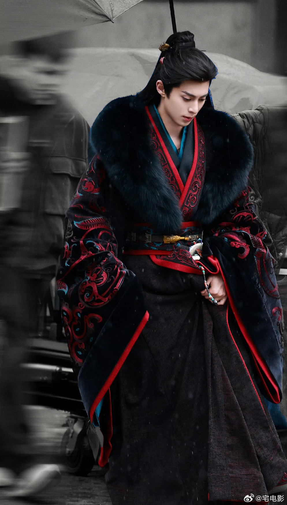 王鹤棣首次缺席阅文盛典王鹤棣首次缺席阅文盛典，虽未现身红毯，却在剧组交出满分答卷